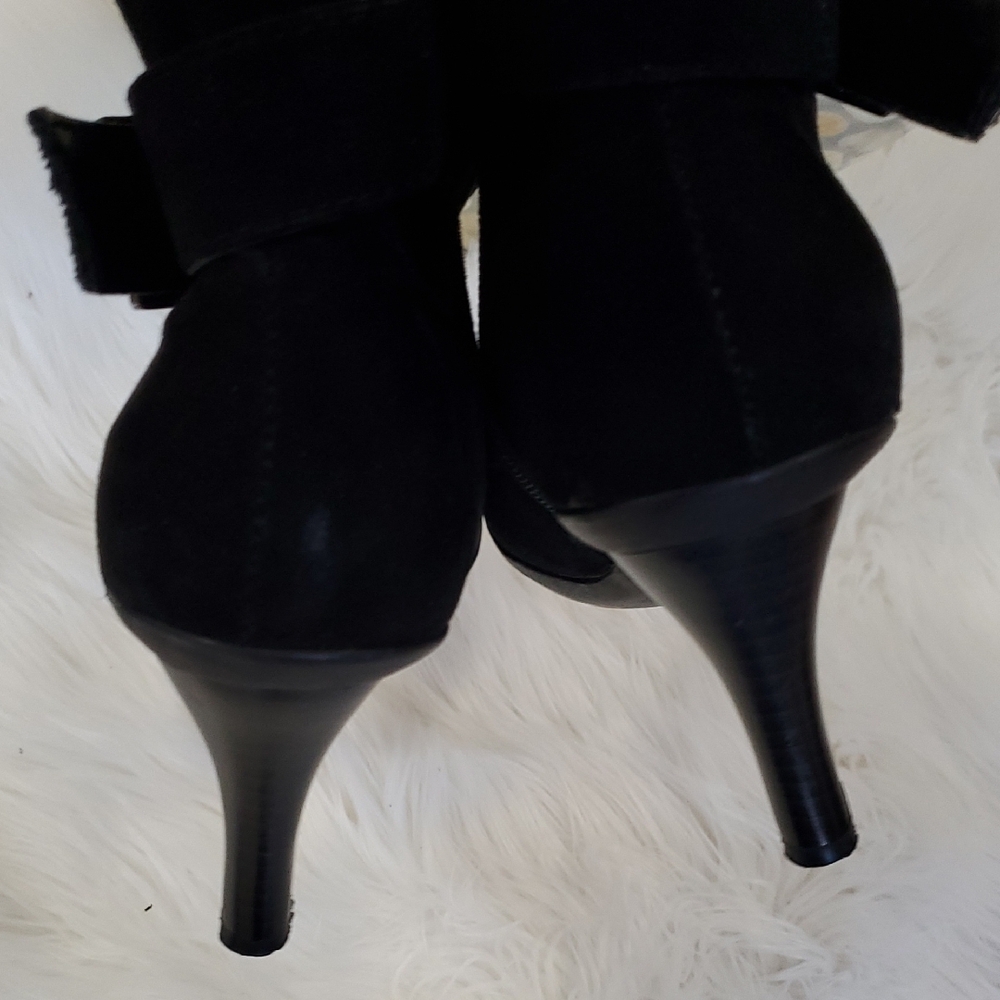 Kelly & Katie Black Suede Heeled Boots - Picture 14 of 16